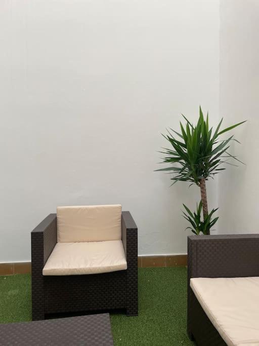 Apartamento Coqueto En El Centro De Con Patio Privado *